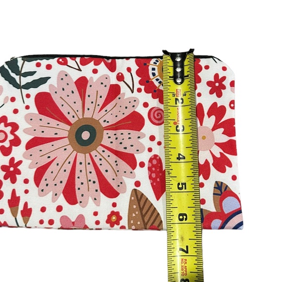 Red and White Floral Zip Close Cosmetic Bag - Picture 4 of 4